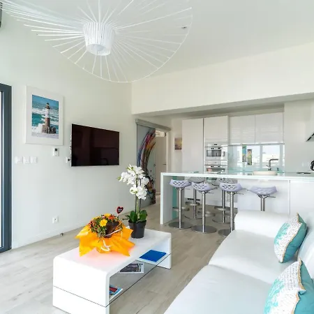 Apartment Climatise Avec Parking Et Balcon A - Fr-1-319-459 *